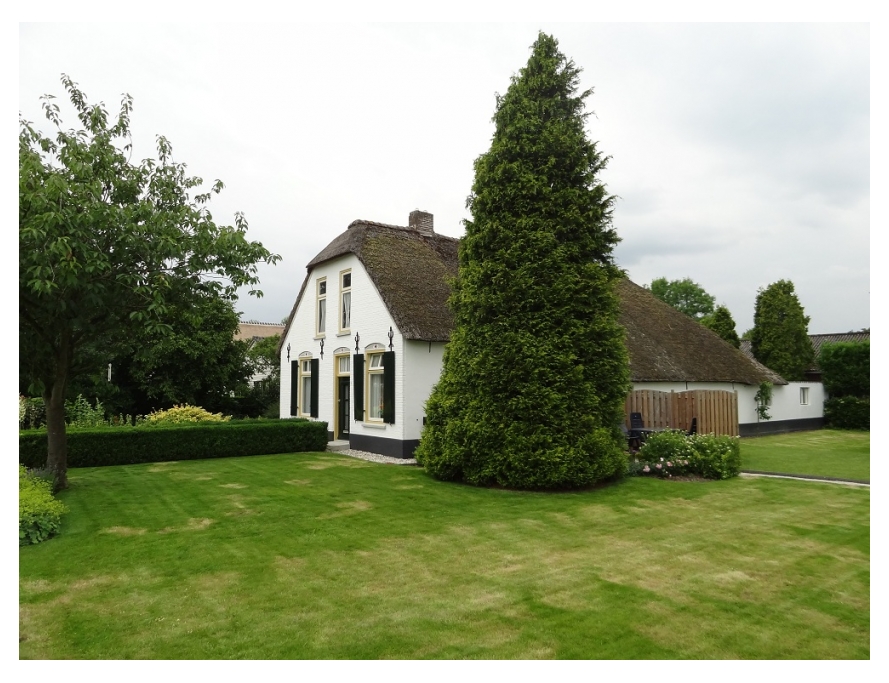 Foto voorkant woonboerderij Waardenburg - schilder 