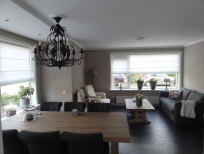 Spuitwerk plafond woonkamer